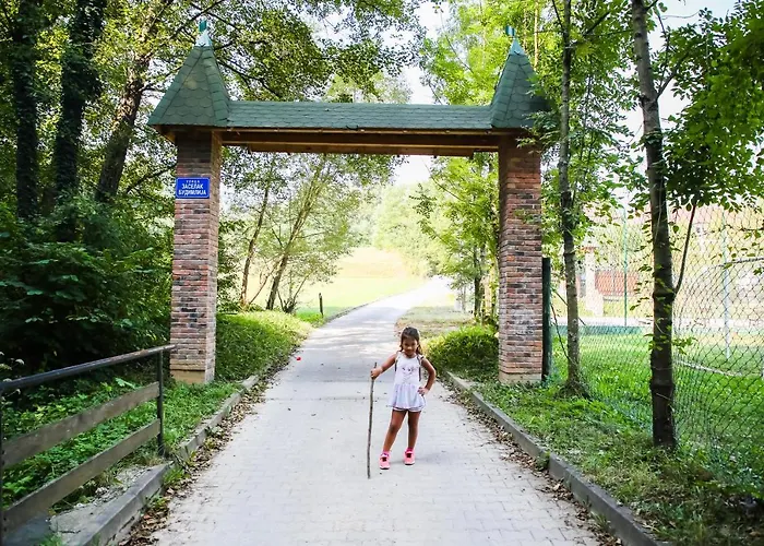 Budimlija Aparthotel *